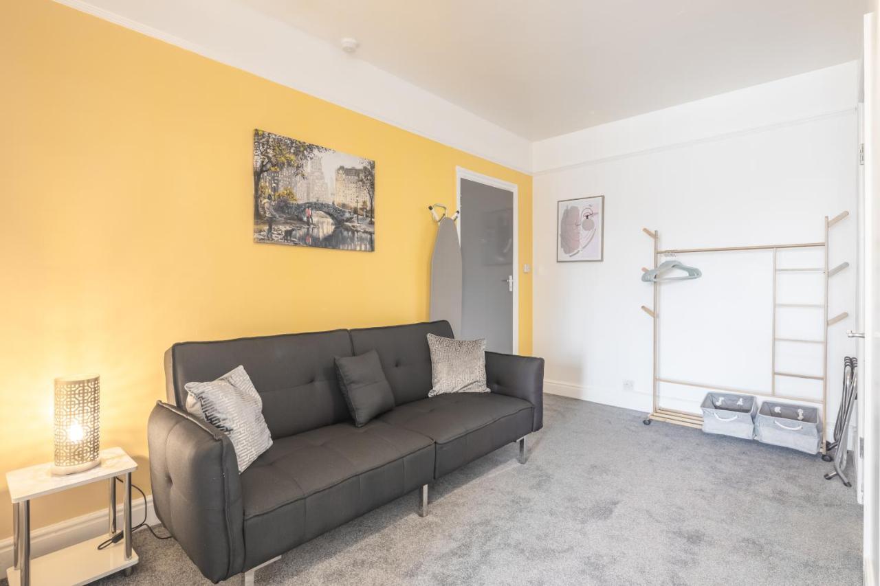Private Room 5 With Kitchenette By Cb Stays No Minimum Stays CBG Eksteriør billede